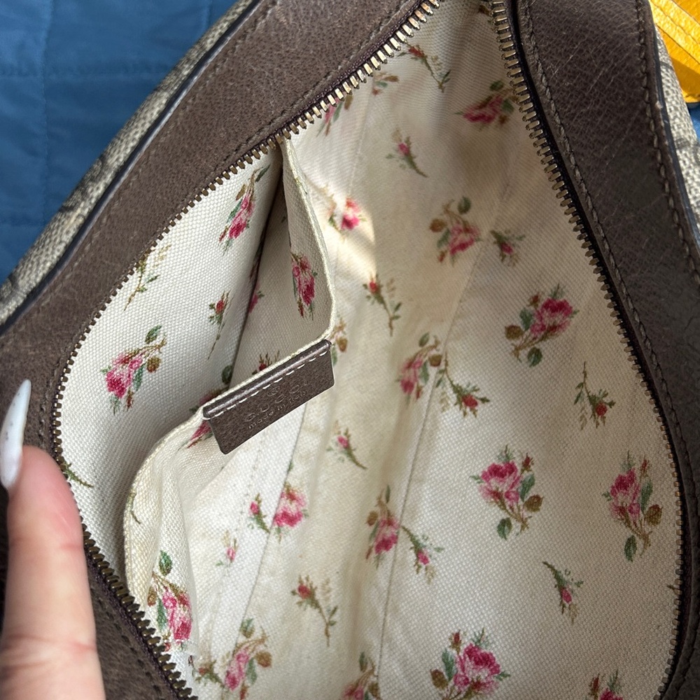 Gucci Beige & Brown GG Supreme Mini Shoulder Bag with Floral Lining - Picture 7 of 11